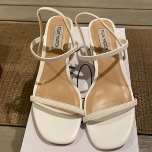 Steve Madden Inessa White Sandal Size 7
